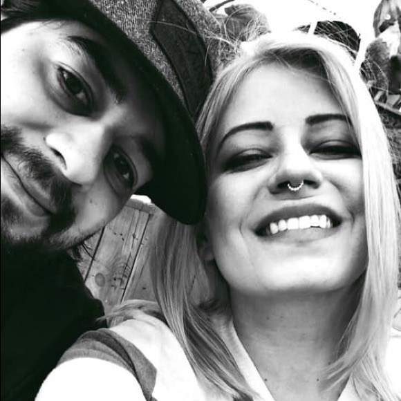 Meet your Posher, Caitlin - Picture 3 of 4